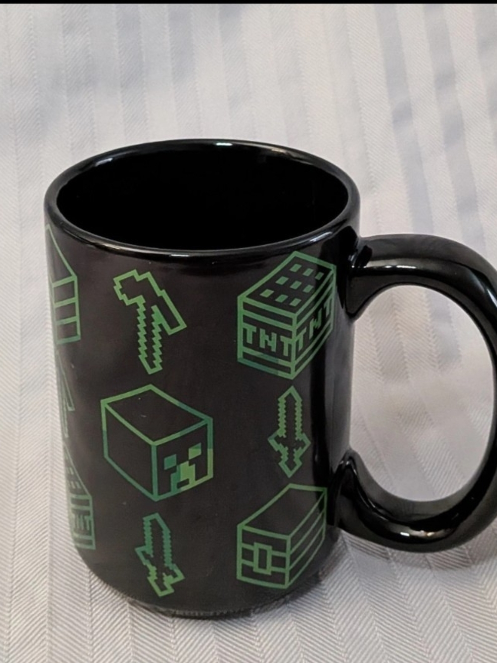 Black Minecraft Pixel Icons Ceramic Mug - Green Graphics